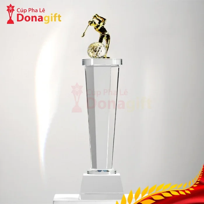 Cúp golf pha lê tại Cúp Pha Lê Donagift tinh xảo từng chi tiết