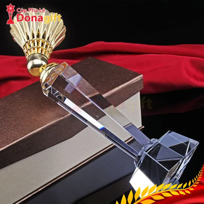 Quy trình đặt làm cúp quần vợt pha lê chuyên nghiệp tại Cúp Pha Lê Donagift
