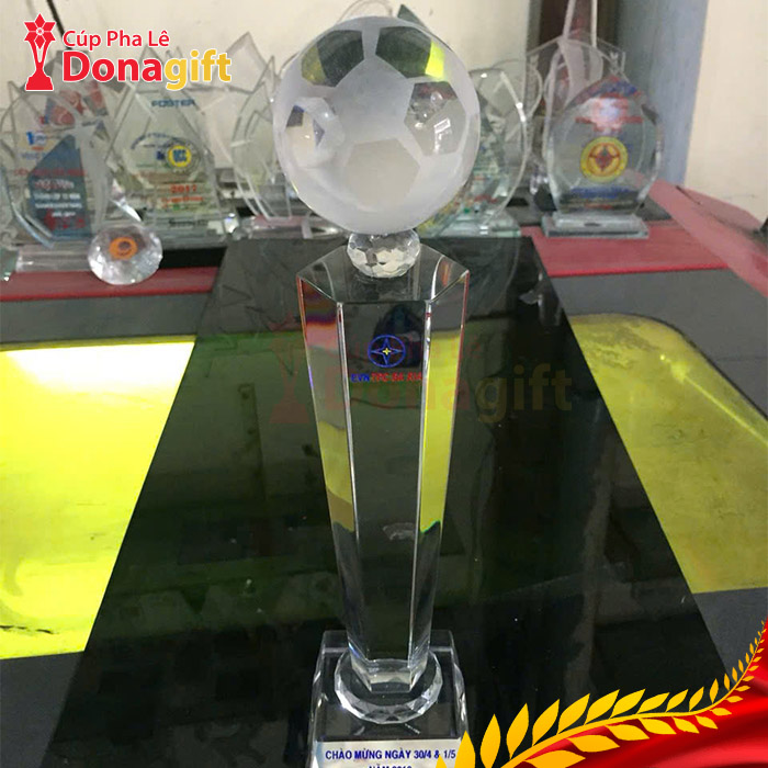 Cúp Bóng Đá Pha Lê Tinh Thể Bạch Kim 1