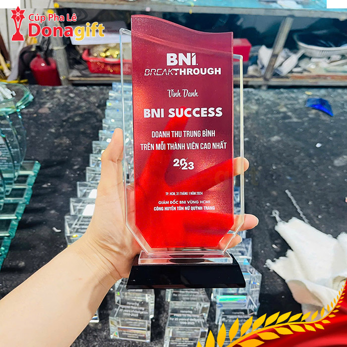 Cúp Pha Lê Bách Niên Bứt Phá