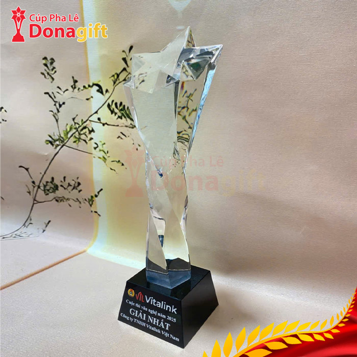 Cúp Pha Lê Ngôi Sao Khối Đa Diện Đẳng Cấp 1 Cúp Pha Lê Ngôi Sao Khối Đa Diện Đẳng Cấp 1