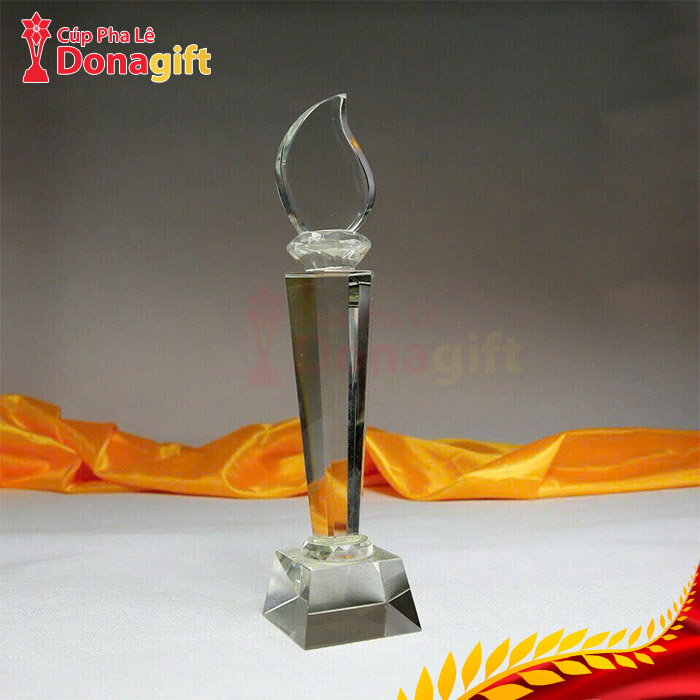 Cúp Pha Lê Ngọn Lửa Đỉnh Khát Vọng