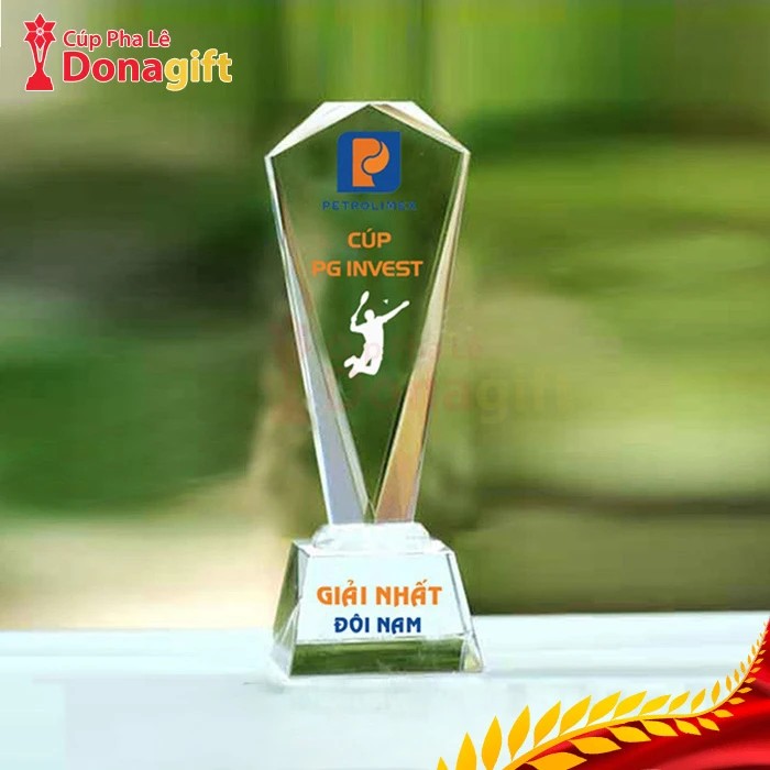 Cúp tennis pha lê trong suốt