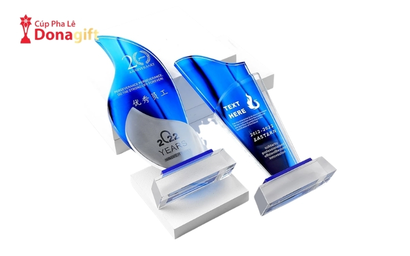 Những Điều Cần Biết Khi Đặt Cúp Pha Lê Số Lượng Lớn Cho Doanh Nghiệp 3 Quy Trình Sản Xuất Cúp Pha Lê Số Lượng Lớn Diễn Ra Như Thế Nào?