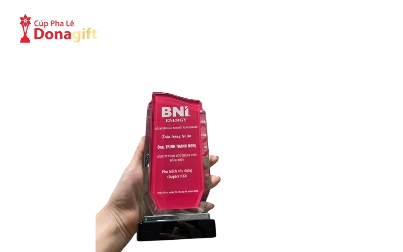 Những Điều Cần Biết Khi Đặt Cúp Pha Lê Số Lượng Lớn Cho Doanh Nghiệp 2 Chi Phí Đặt Cúp Pha Lê Theo Yêu Cầu Được Tính Như Thế Nào?