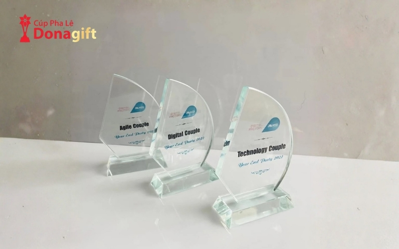 Mua Cúp Pha Lê Online: Những Điều Cần Biết Để Tránh Rủi Ro 4 Những Bước Không Nên Bỏ Qua Khi Quyết Định Mua Hàng
