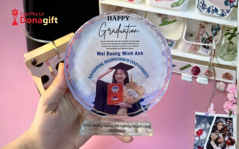 Cách Vệ Sinh Cúp Pha Lê Đúng Cách Để Luôn Sáng Đẹp Như Mới 3 Cách Làm Sạch Cúp Pha Lê Hiệu Quả Tại Nhà